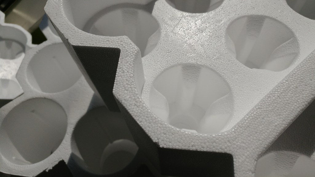 This image has an empty alt attribute; its file name is 0125170944b.jpg